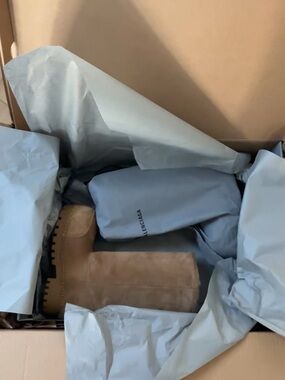 Alaska Fur High Boot in brown split calfskin